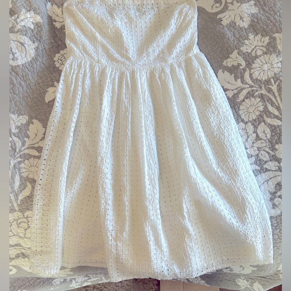 Old navy women’s size 10 White strapless eyelet fabric dress NEW with Tags